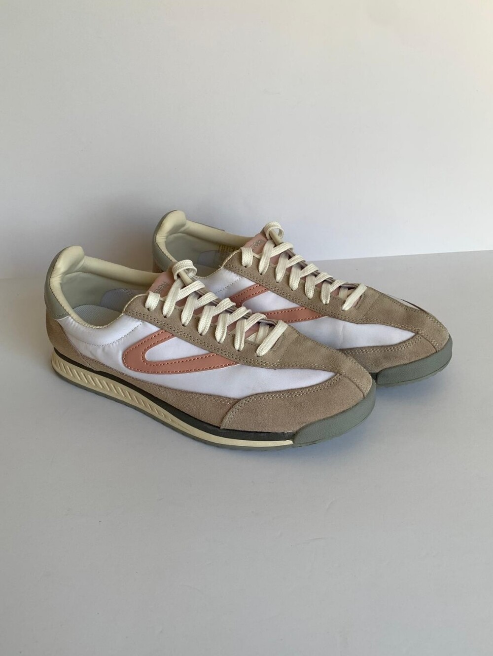 Tretorn Rawlins Sneakers Women’s Size 9 Beige Pink White Leather Suede Retro